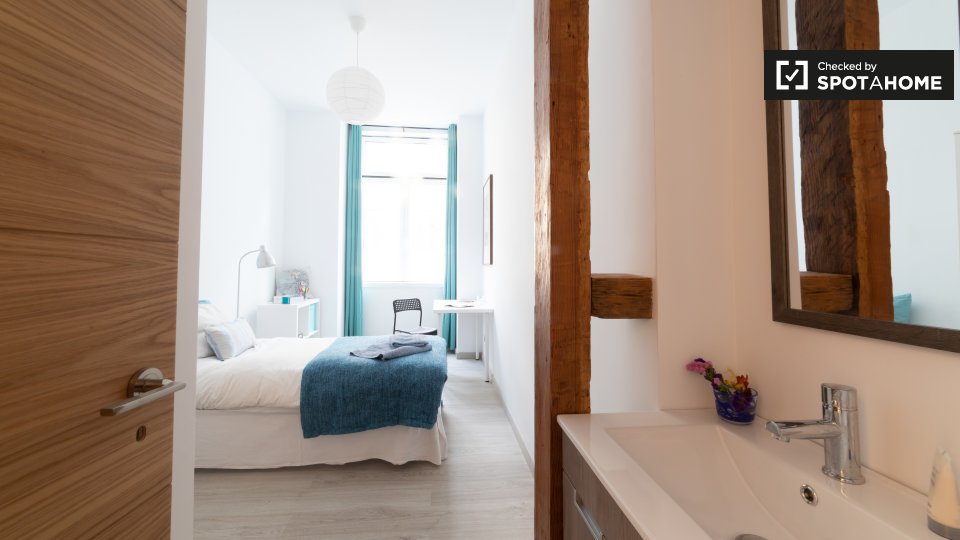 Double room Lisbon, 5 beds, 120m² — photo 17