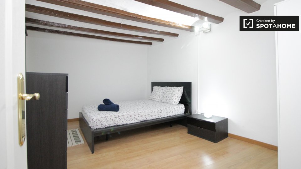 Double room Barcelona, 2 beds, 35m² — photo 1