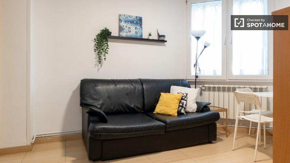 Double room Madrid, 3 beds — photo 27
