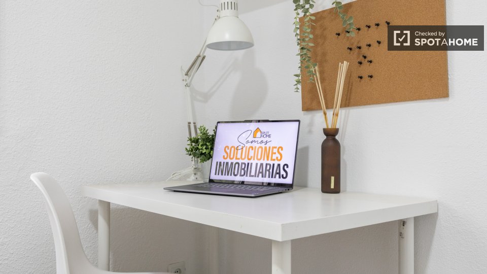 Double room Madrid, 4 beds — photo 42