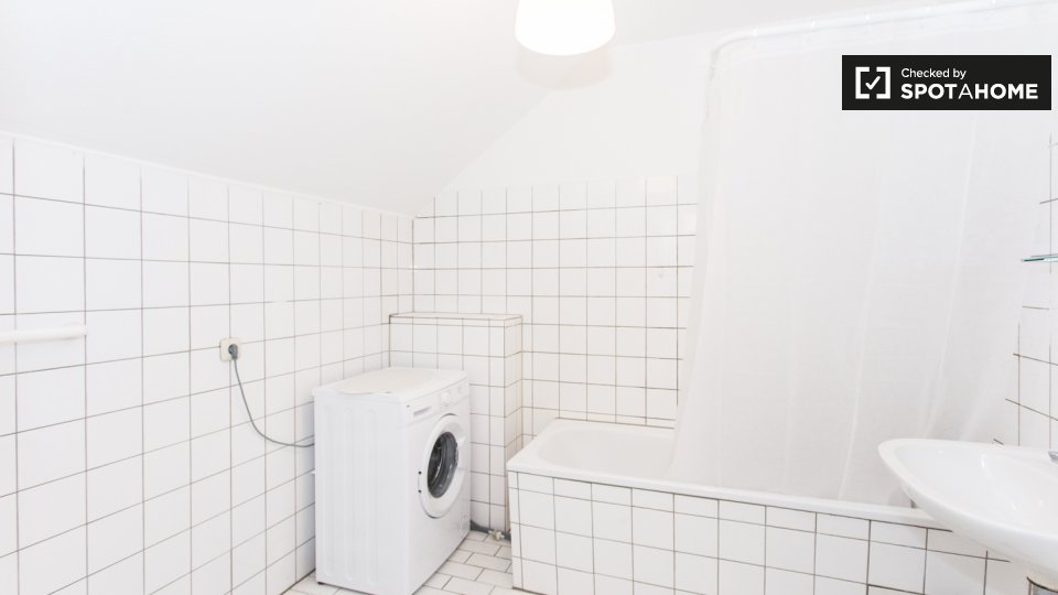 Double room Berlin, 3 beds, 67m² — photo 19