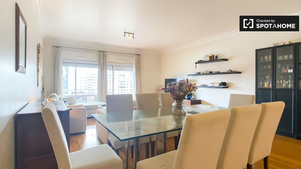 Apartment Lisbon, 3 beds — photo 14