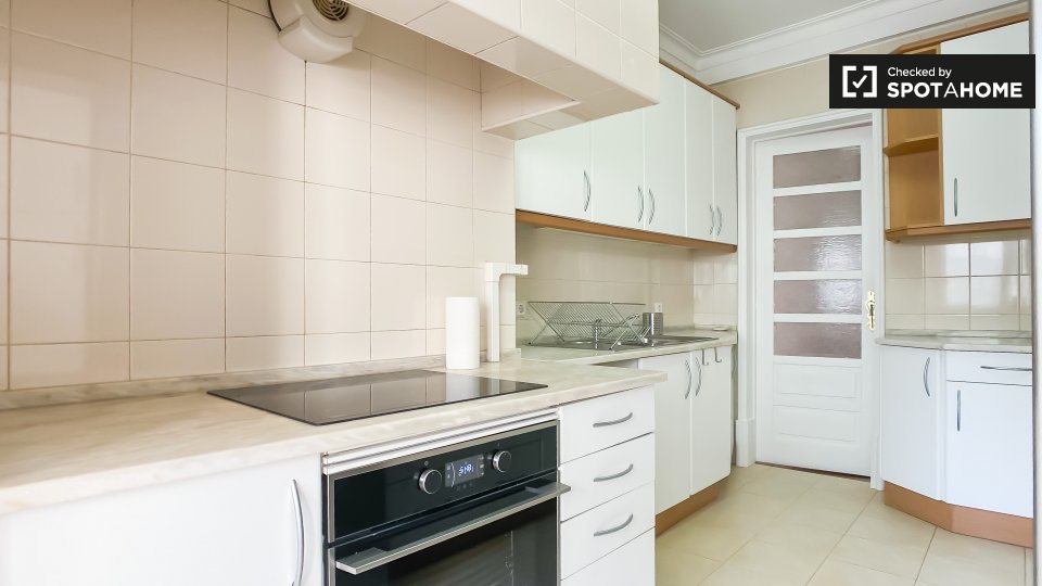 Apartment Lisbon, 5 beds — photo 5