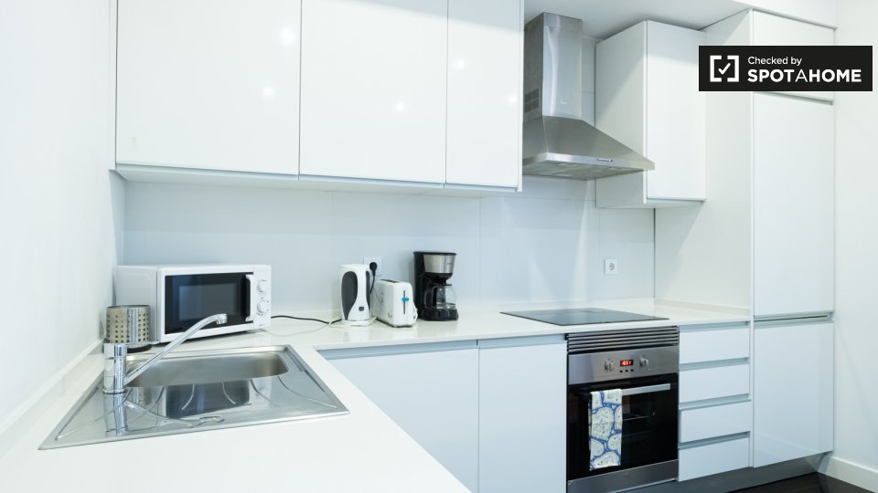 Apartment Lisbon, 2 beds — photo 19
