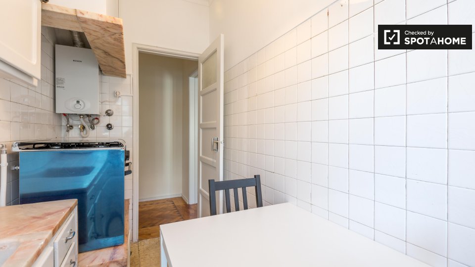 Double room Lisbon, 2 beds, 60m² — photo 8