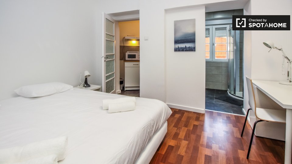 Double room Lisbon, 11 beds — photo 1