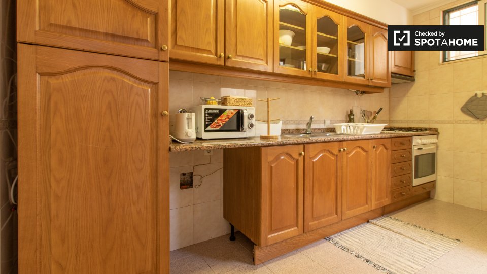 Apartment Lisbon, 5 beds, 90m² — photo 9