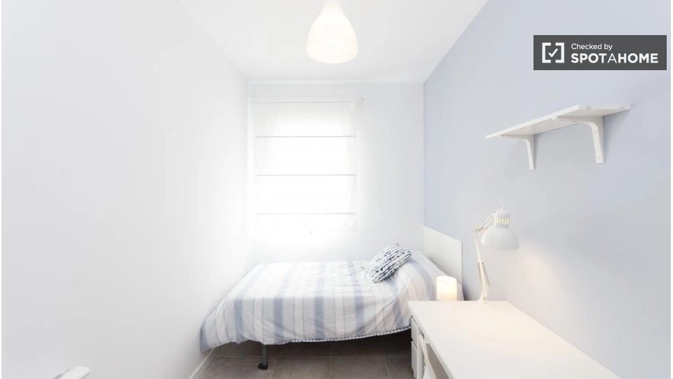 Double room Madrid, 4 beds, 77m² — photo 19
