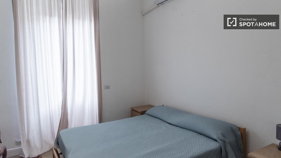 Double room Rome, 3 beds — photo 1