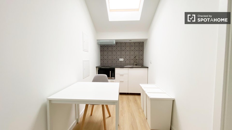 Double room Lisbon, 8 beds — photo 14
