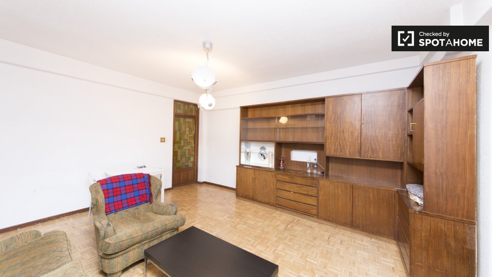 Double room Madrid, 4 beds, 140m² — photo 9