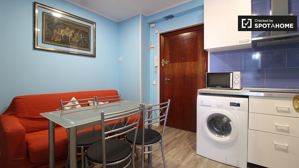 Apartamento de 2 dormitorios en alquiler en argüel