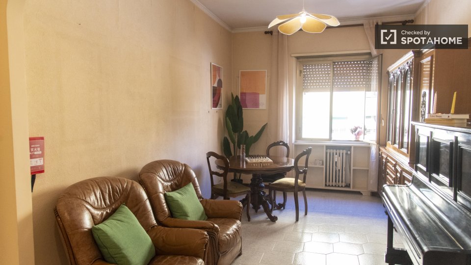 Double room Rome, 3 beds — photo 16