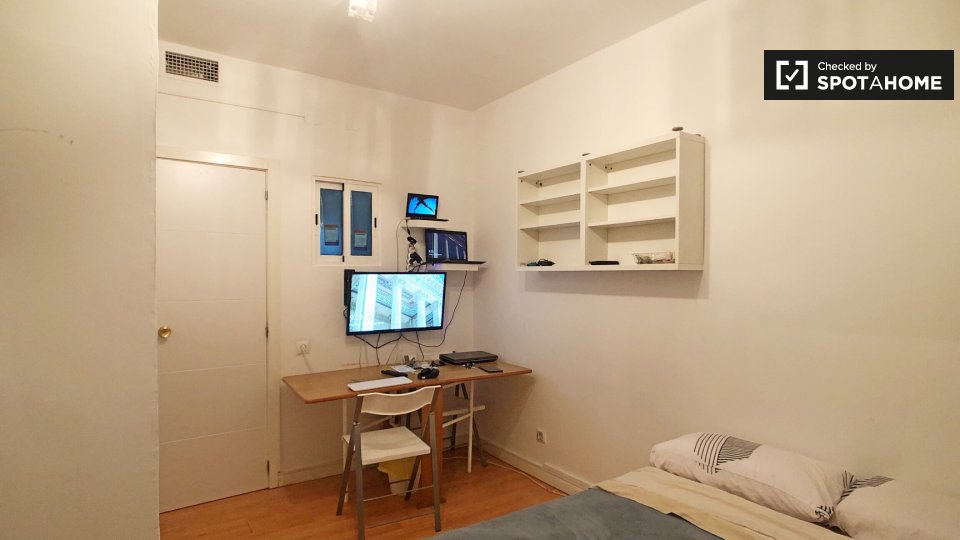 Double room Madrid, 12 beds — photo 3