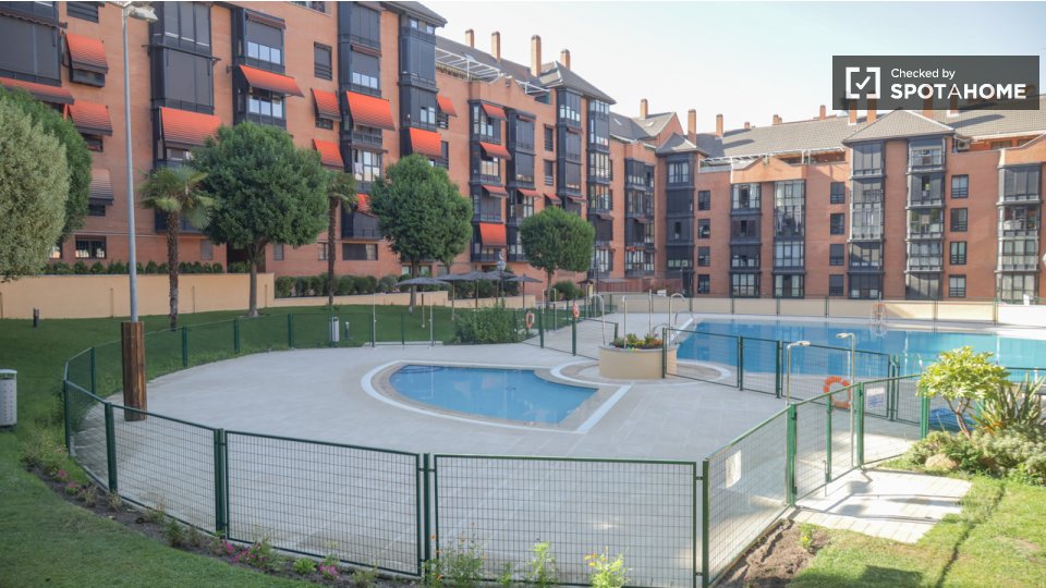 Double room Madrid, 3 beds, 150m² — photo 22