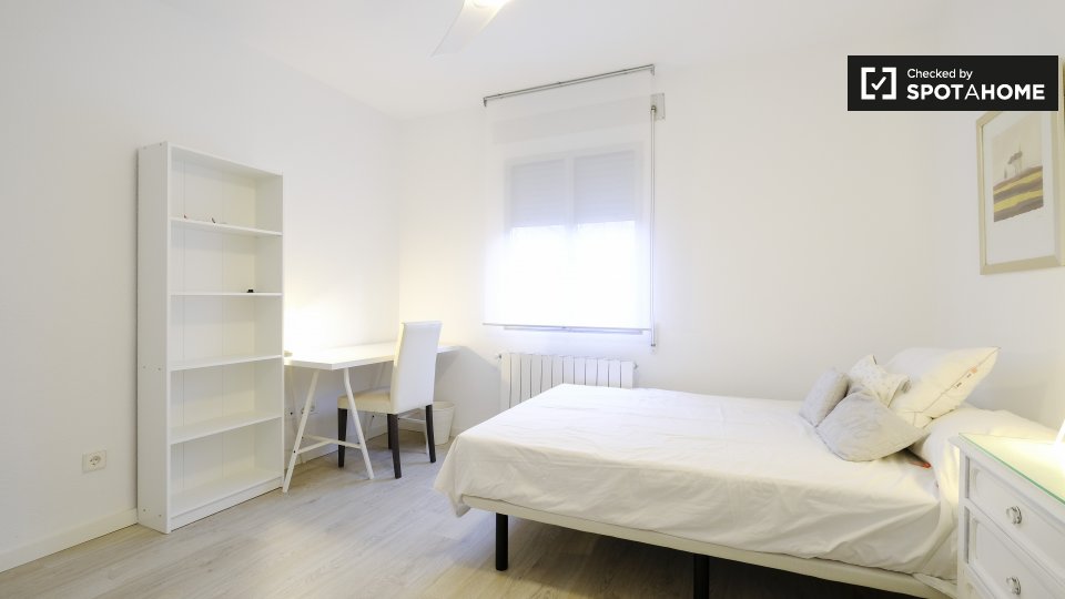 Double room Madrid, 6 beds, 160m² — photo 2