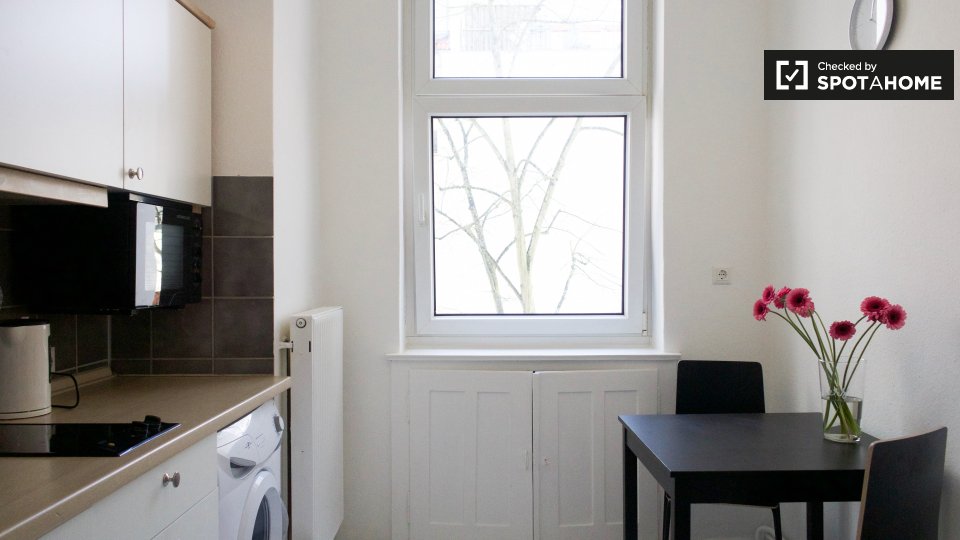 Apartment Berlin, 1 bed, 38m² — photo 2