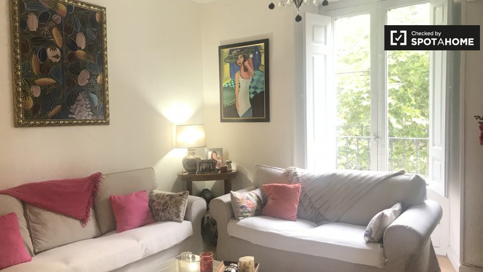 Double room Madrid, 2 beds, 90m² — photo 9