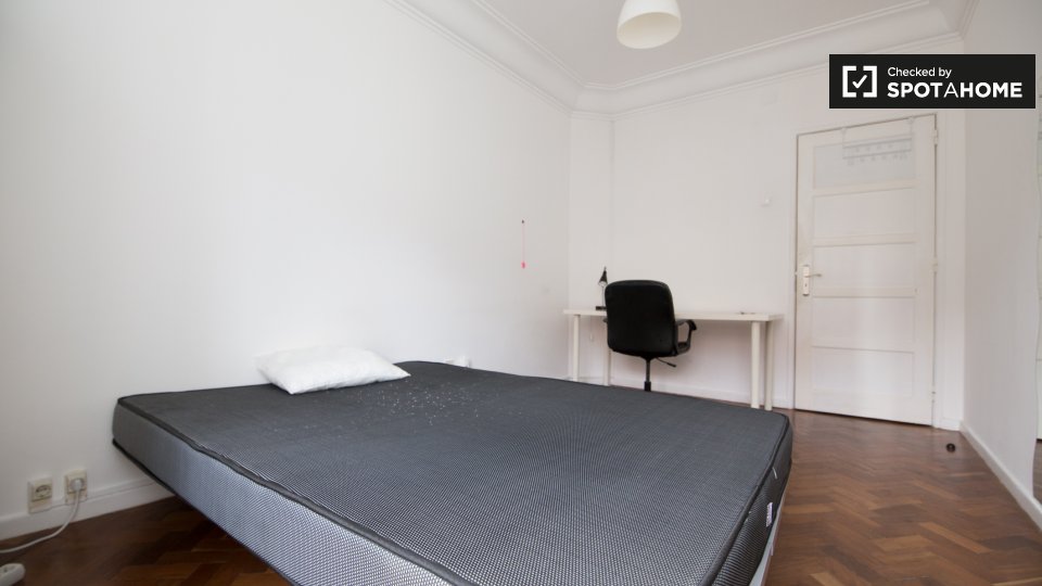 Double room Lisbon, 7 beds, 100m² — photo 3