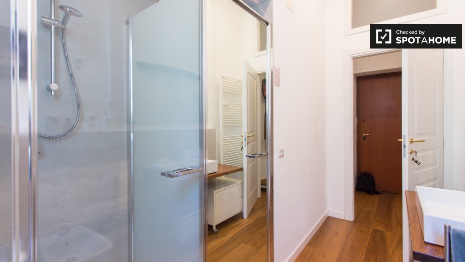 Double room Milan, 3 beds — photo 13