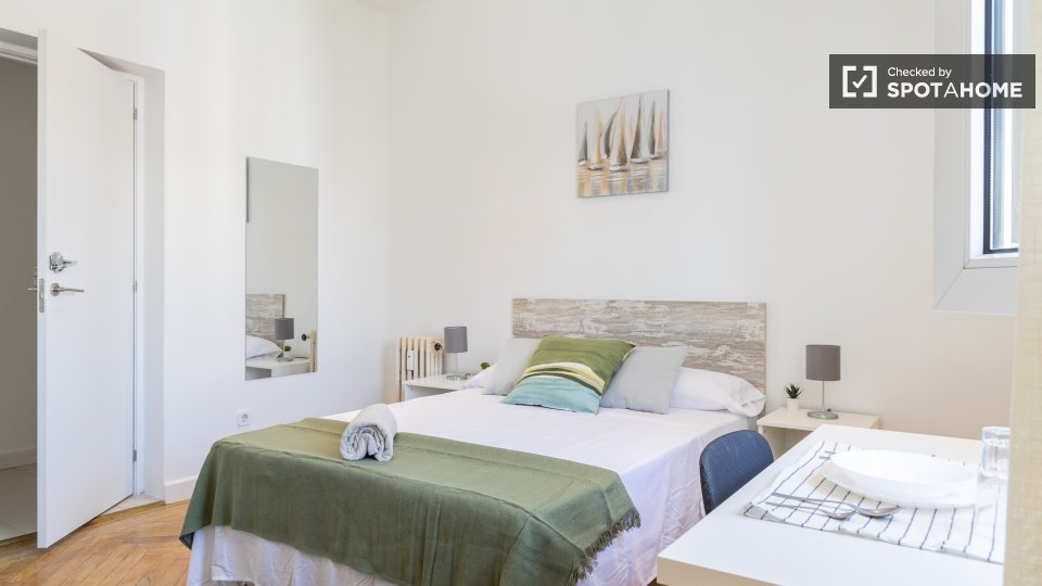 Double room Madrid, 7 beds — photo 42