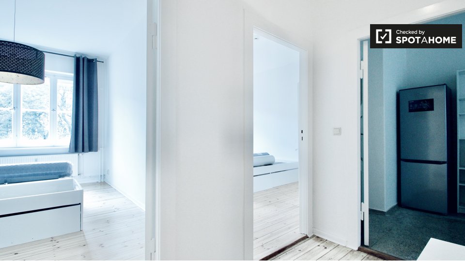 Double room Berlin, 2 beds, 50m² — photo 13