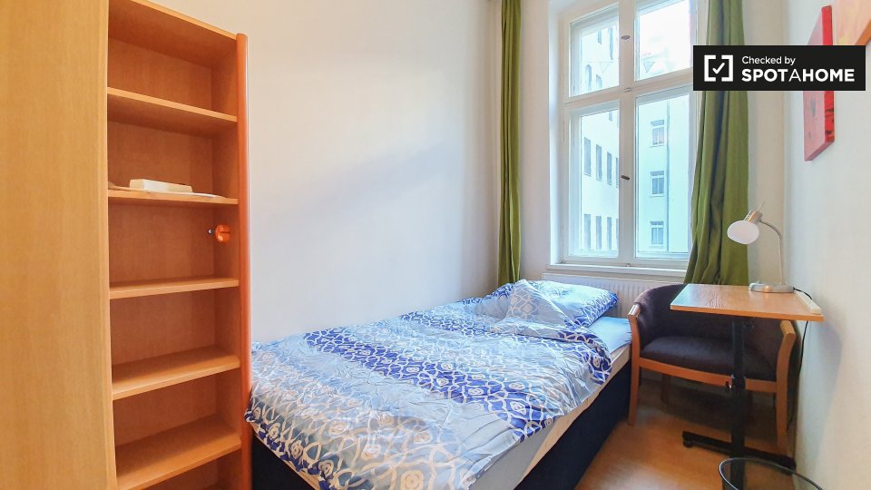 Double room Berlin, 3 beds, 55m² — photo 18