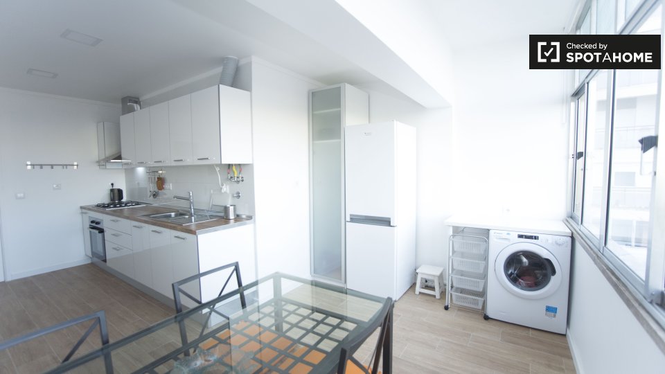 Double room Lisbon, 4 beds, 120m² — photo 8