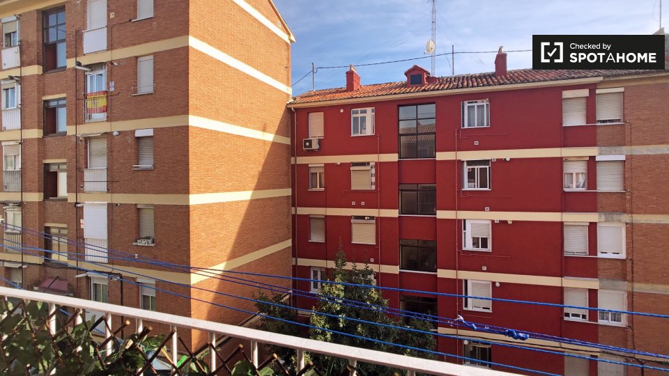 Double room Madrid, 3 beds, 50m² — photo 17