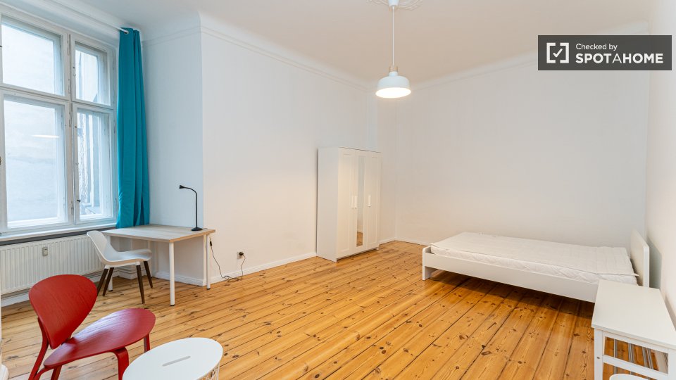 Double room Berlin, 3 beds — photo 2