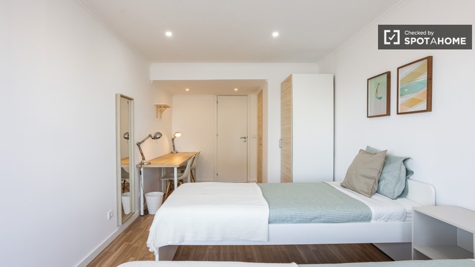 Double room Lisbon, 8 beds, 200m² — photo 3