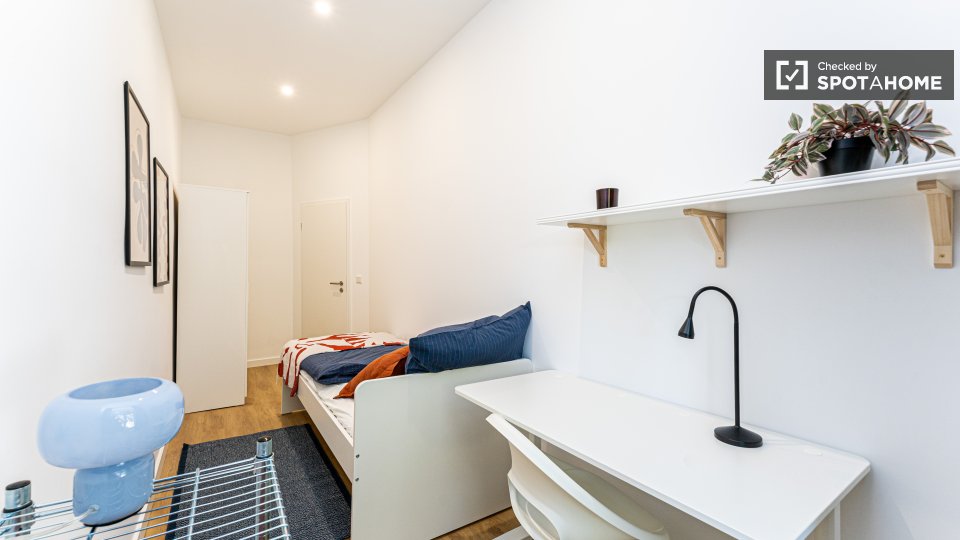 Double room Berlin, 4 beds, 59m² — photo 8