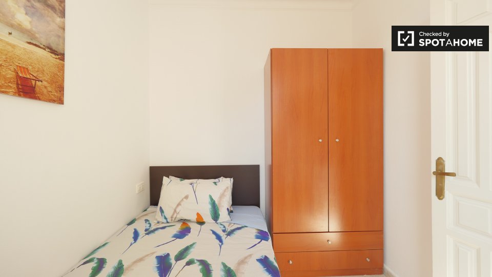 Double room Barcelona, 2 beds — photo 19