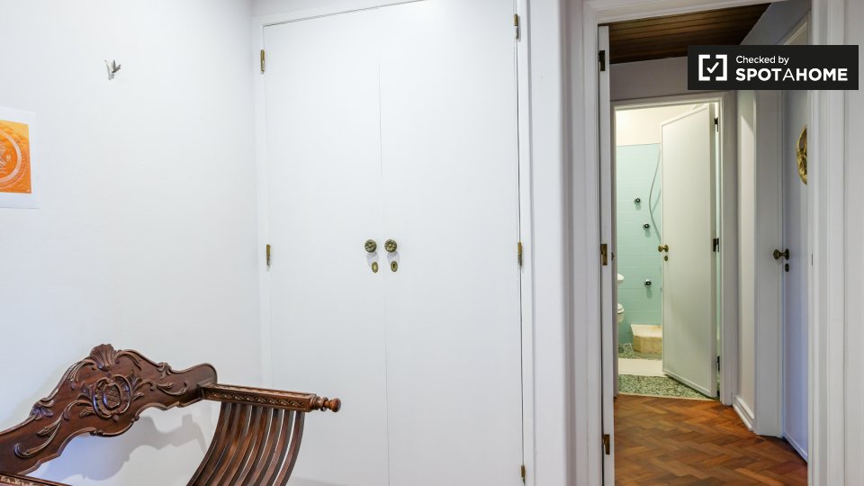 Double room Lisbon, 2 beds, 40m² — photo 3