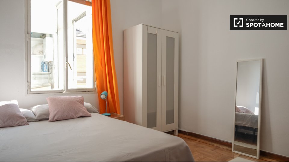 Double room Madrid, 6 beds, 200m² — photo 13