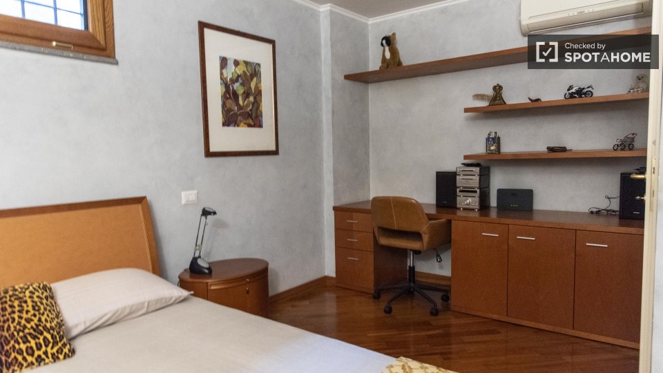 Apartment Rome, 2 beds — photo 22