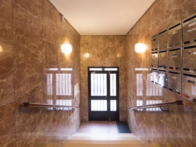 1 room of 72m² in Madrid photo 17