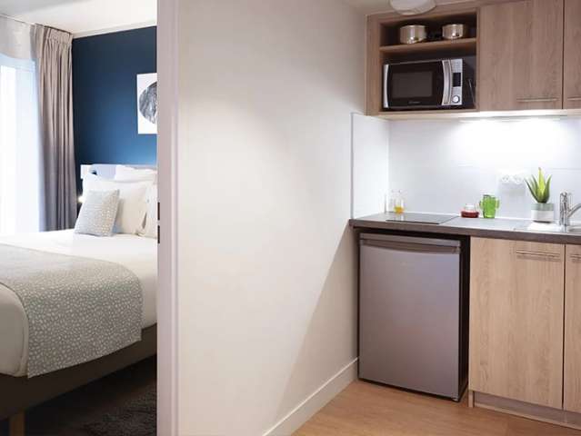 Apartment in Saint-Ouen - More