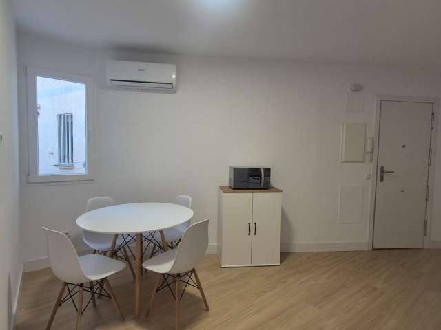 1 room of 85m² in Madrid photo 3