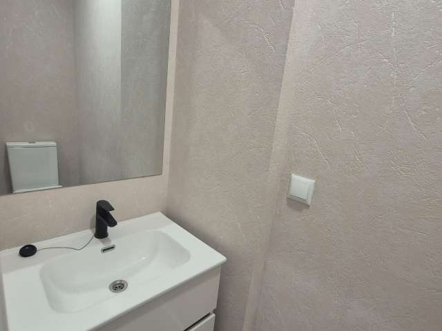 1 room of 85m² in Madrid photo 17