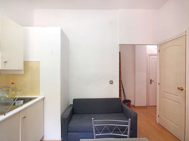 2-bedroom flat for rent in Plaza de España - View 6
