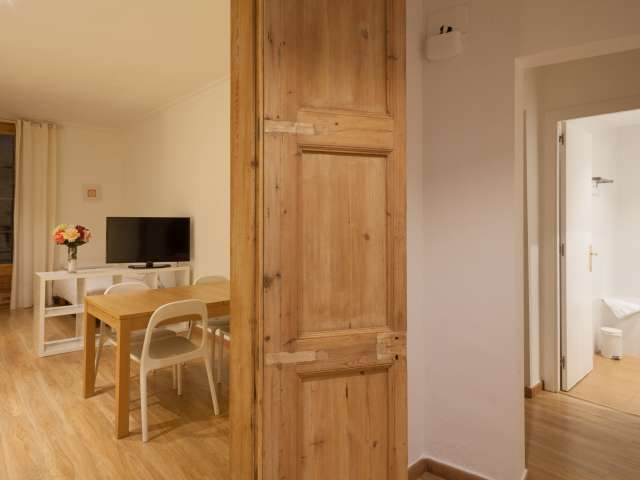 Spacious 2-bedroom apartment for rent in Barri Gòtic - View 6