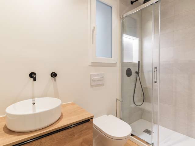 1 room of 136m² in Madrid photo 8