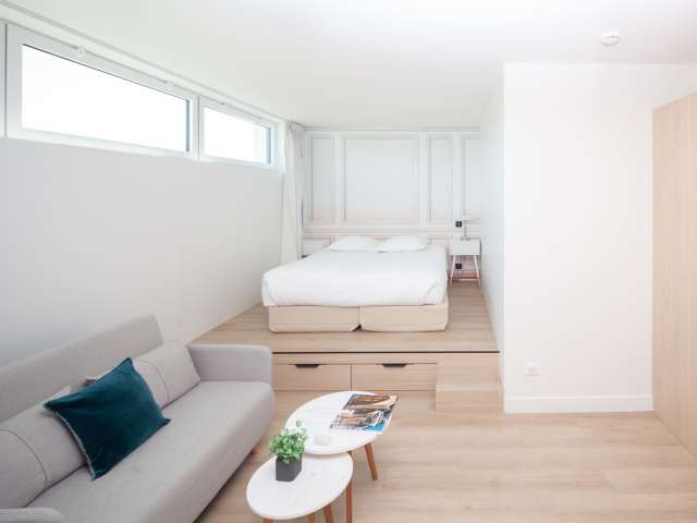 Apartment in Issy-les-Moulineaux - View 2