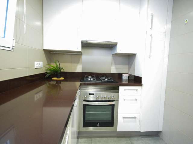 3-bedroom apartment for rent in Aiora, Valencia - More