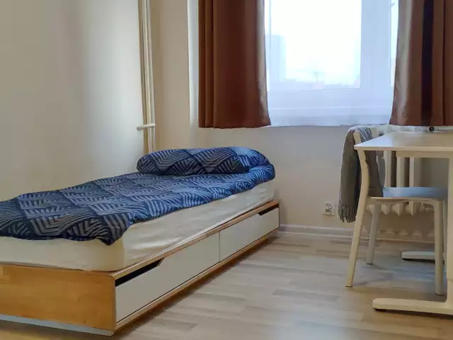 Room for rent in 4-bedroom apartment in Warsaw