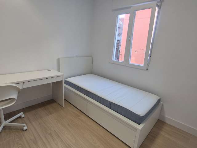 1 room of 85m² in Madrid photo 5