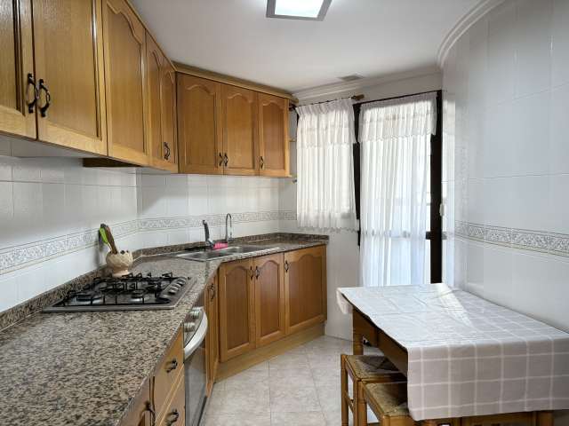 4-bedroom apartment for rent in Natzaret, Valencia - View 4