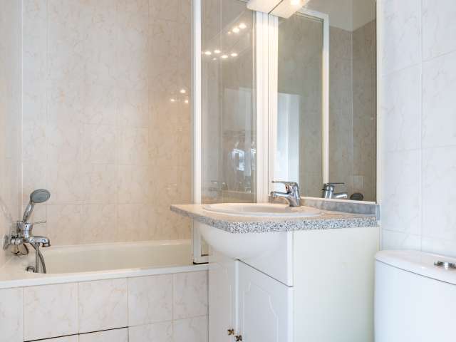 Studio for rent in Triangle d'Or, Paris - Plus