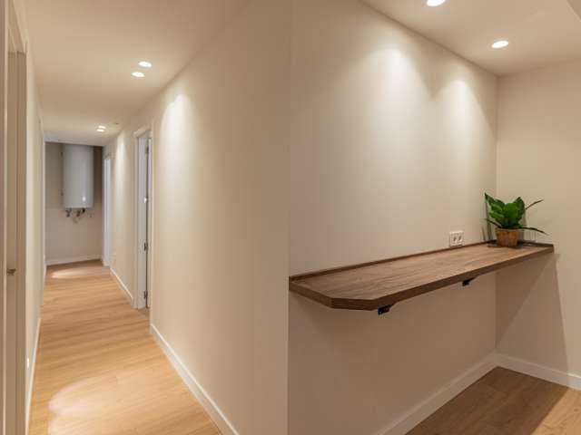 1 room of 136m² in Madrid photo 7